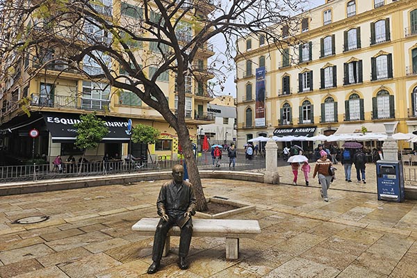 Picasso standbeeld Malaga Picasso standbeeld Malaga