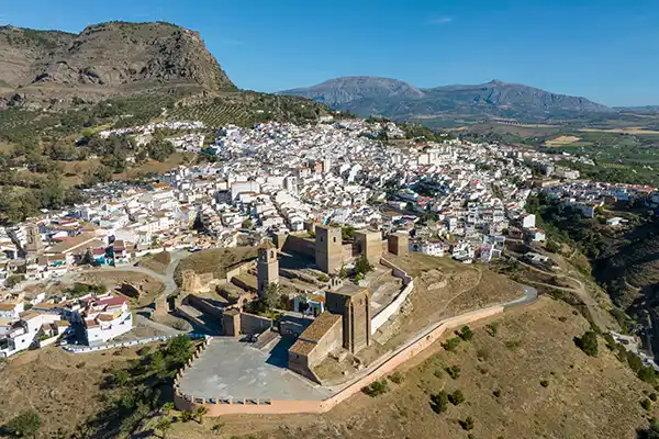 Alóra