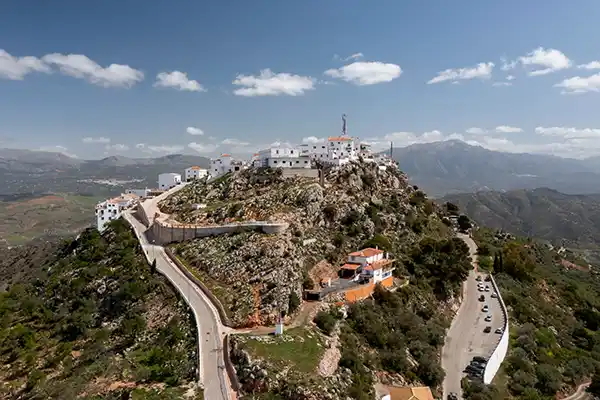 Comares
